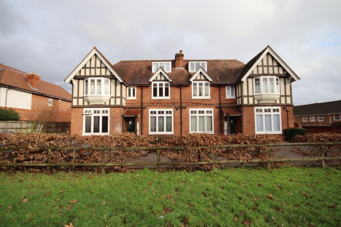 Images for Close To Town, Maidenhead, Berkshire EAID:BraxtonAPI BID:1