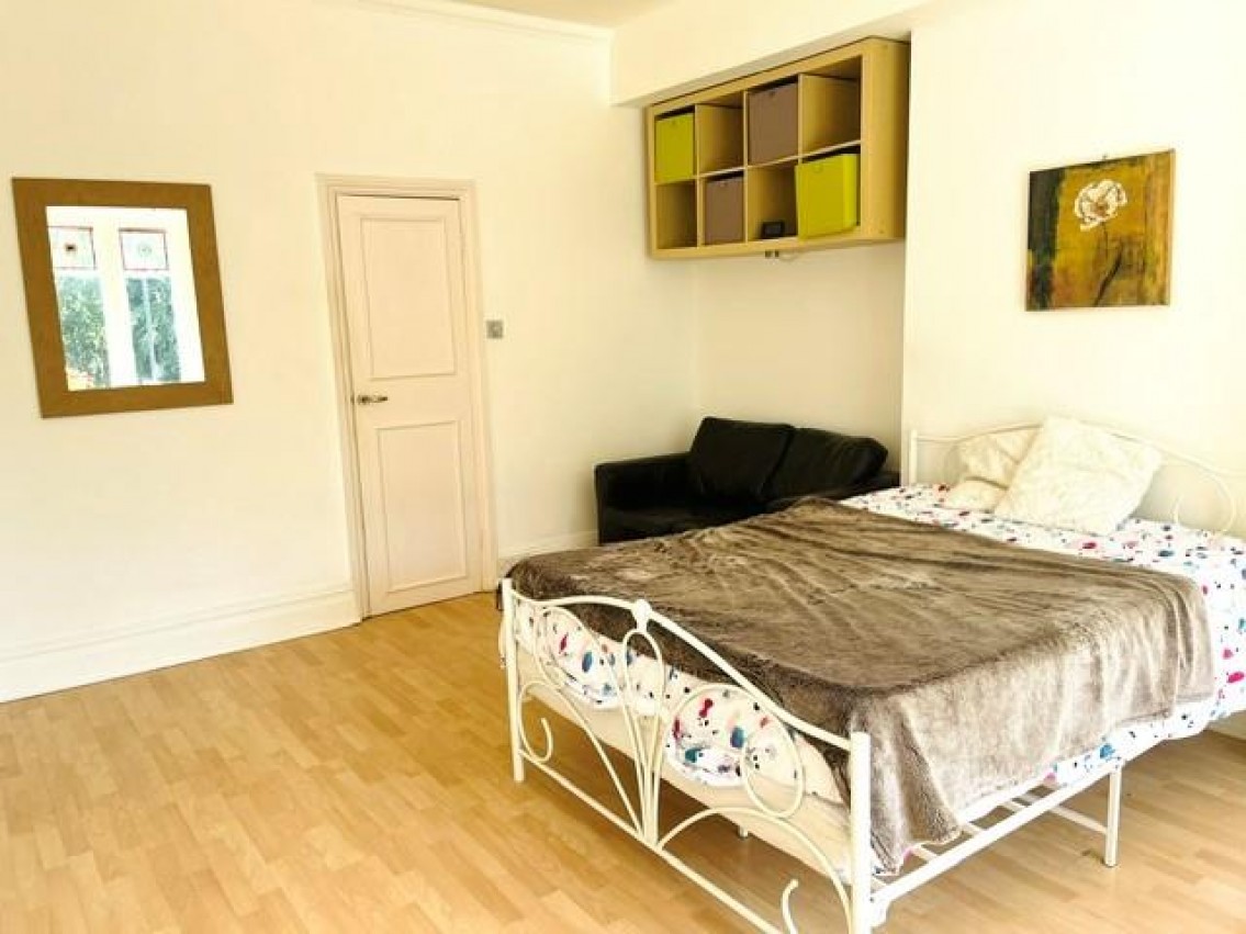 Images for Close To Town, Maidenhead, Berkshire EAID:BraxtonAPI BID:1