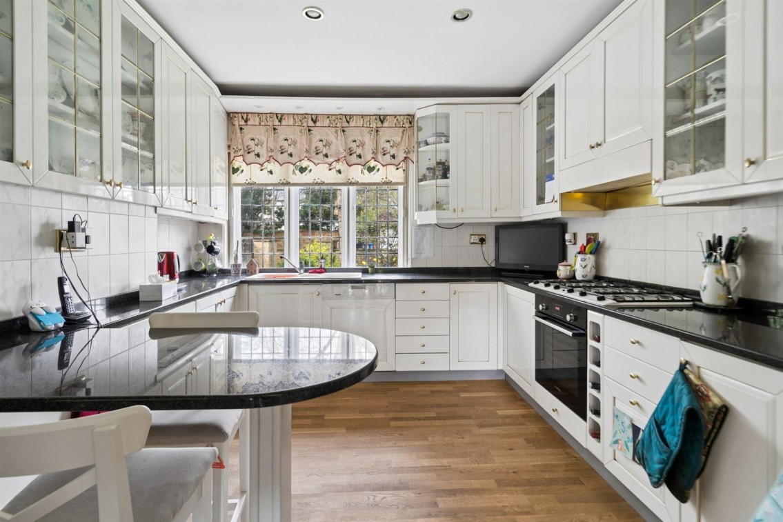 Images for Bray Village, Maidenhead EAID:BraxtonAPI BID:1