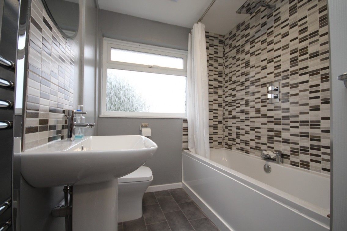 Images for Wentworth Crescent Maidenhead Berkshire EAID:BMHCC BID:maidenhead