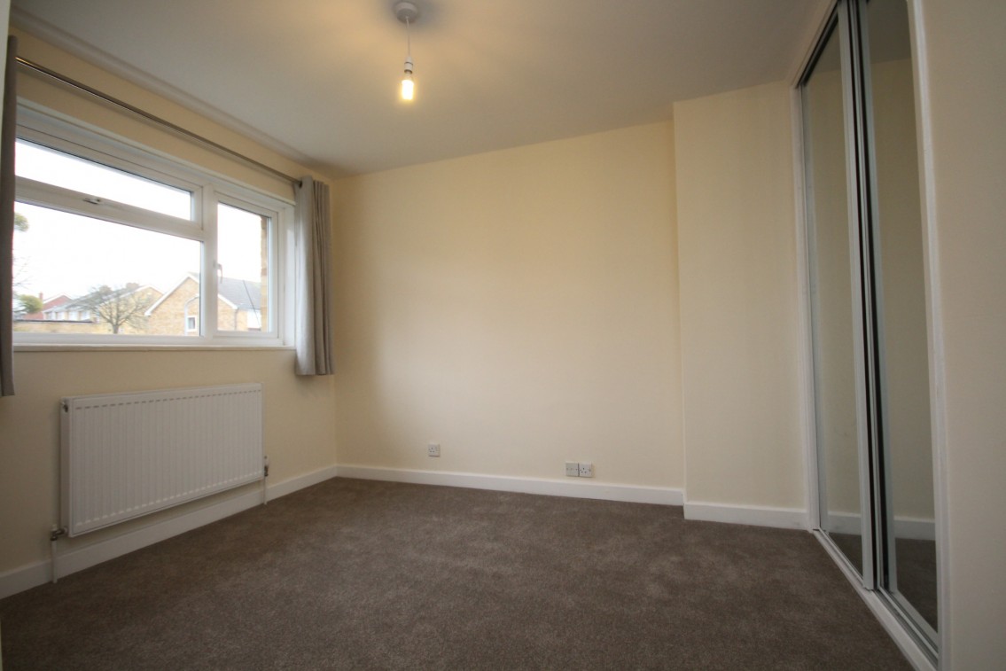 Images for Wentworth Crescent Maidenhead Berkshire EAID:BMHCC BID:maidenhead