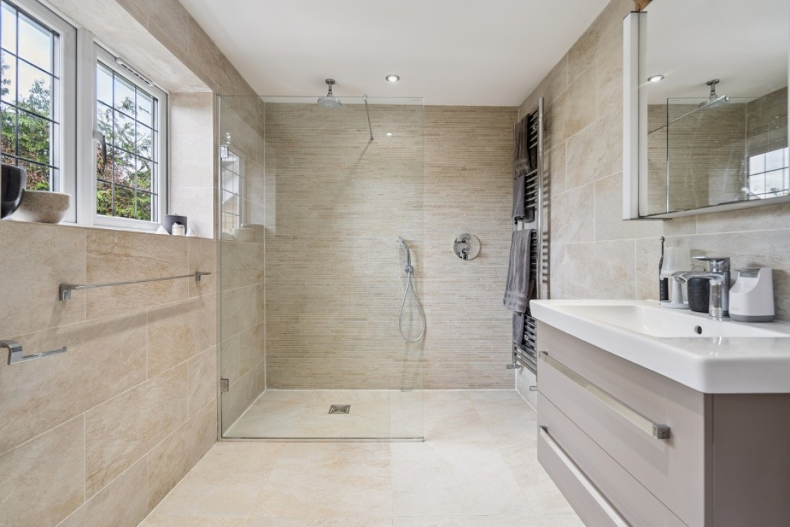 Images for OLDFIELD CATCHMENT - Bray Road, Maidenhead EAID:BMHCC BID:maidenhead