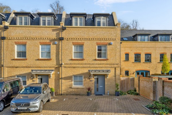 Taplow Riverside, Taplow - EAID:BMHCC, BID:maidenhead