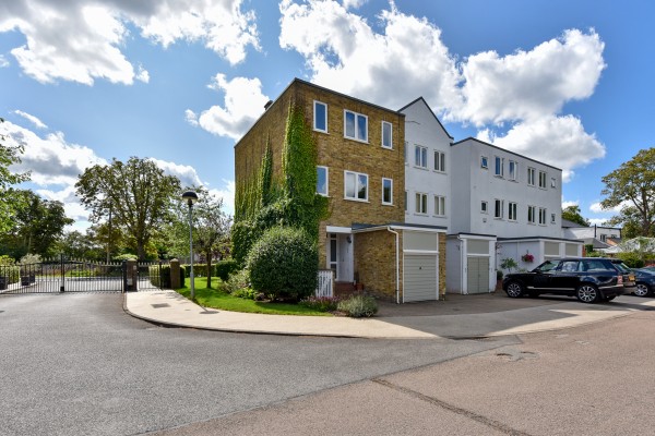 Old Mill Lane, Bray - EAID:BMHCC, BID:maidenhead