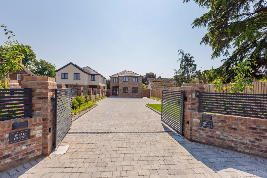 The Walthams, Waltham Road, White Waltham Braxton